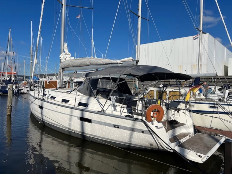 Hire Sailboat with or without skipper Bavaria Lemmer
