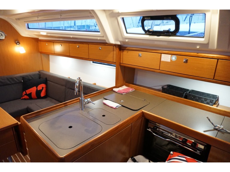 Hire a Bavaria Cruiser 37 Lemmer