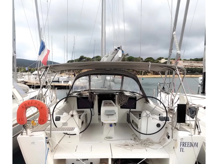 Hire Sailboat with or without skipper Dufour Alimos
