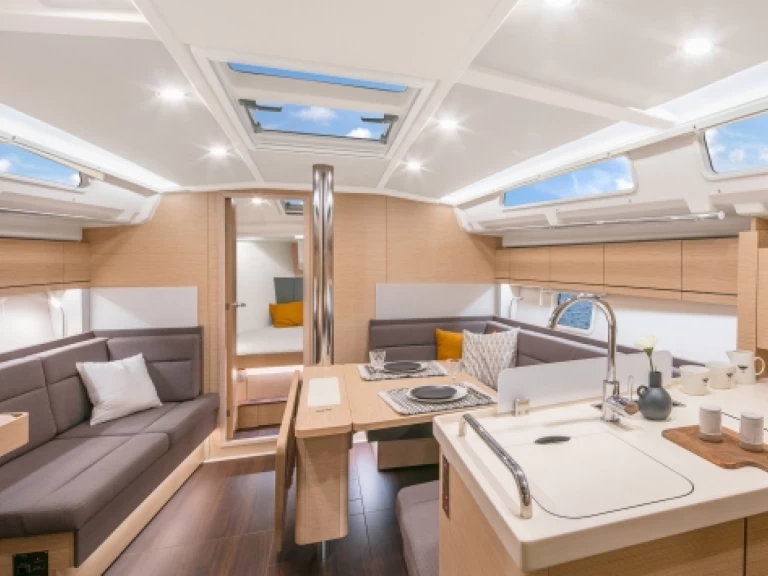 Hire Sailboat with or without skipper Hanse Lávrio