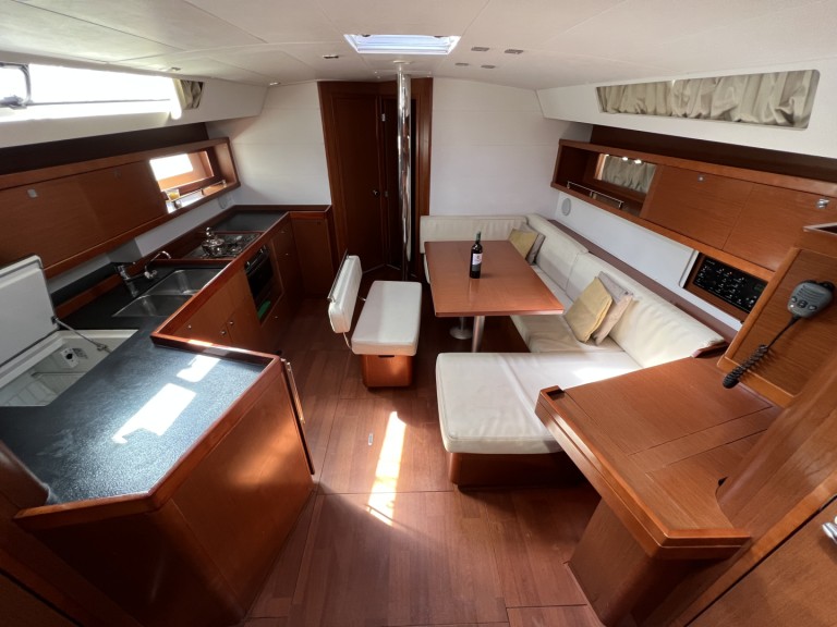 Hire Sailboat with or without skipper Bénéteau Kos