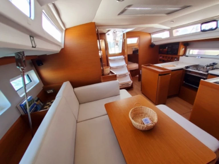 Sailboat to hire Rhodes (City) at the best price