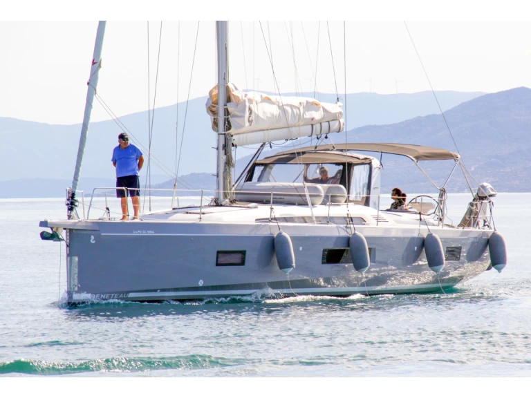 Hire Sailboat Bénéteau with a boat licence