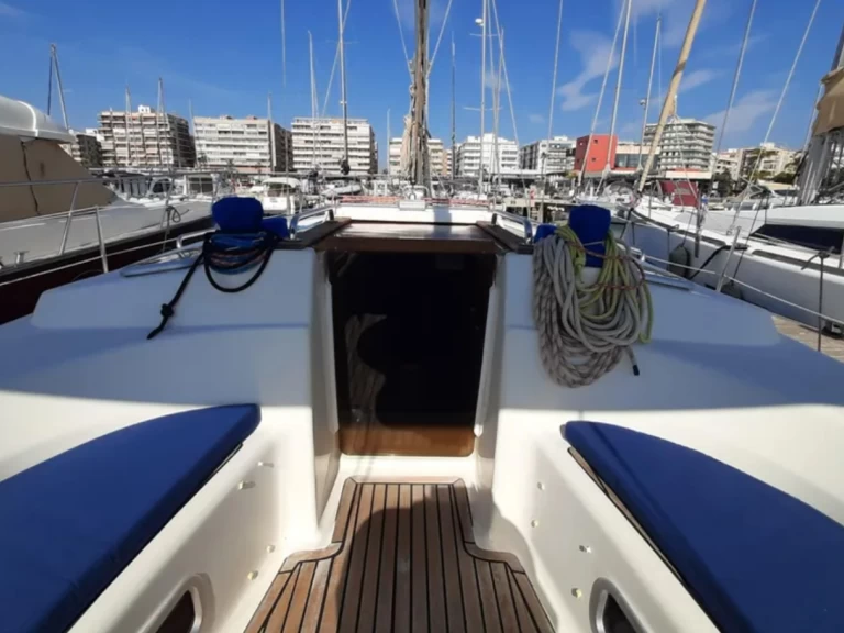 Hire Sailboat Bavaria with a boat licence