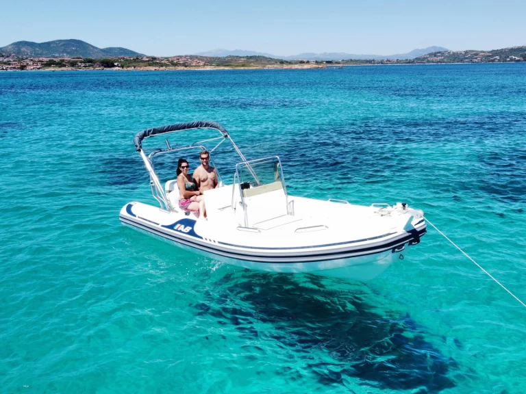 Yacht hire Porto San Paolo cheap classic