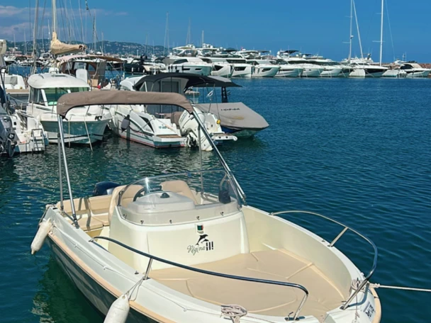 Yacht charter Mandelieu-la-Napoule - Jeanneau Cap Camarat 555 Style on SamBoat