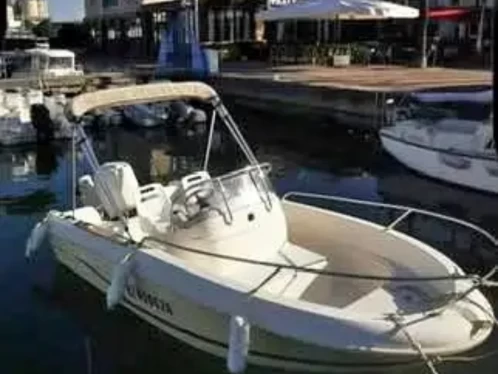 Motorboat hire in Bastia - Jeanneau Cap Camarat 515 Style