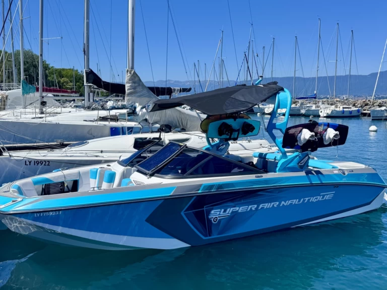 Hire a NAUTIQUE BOAT COMPANY SUPER AIR NAUTIQUE G23 Yvoire