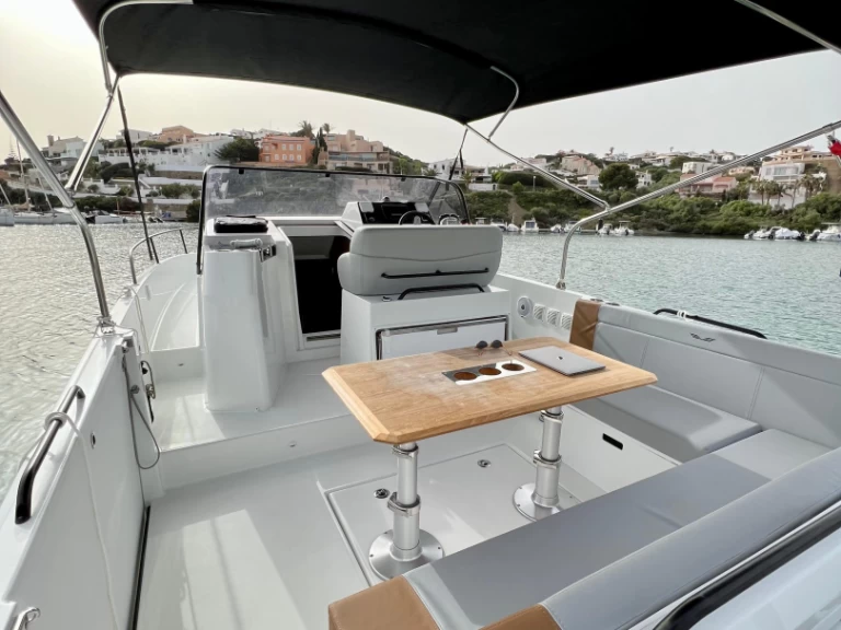 Motorboat hire in Mahón - Bénéteau FLYER 9 SUNdeck
