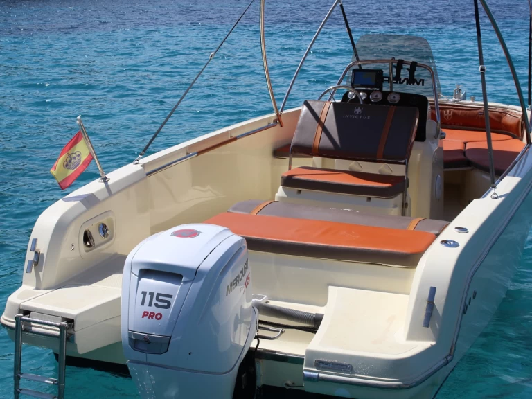 Charter a Invictus  Invictus 190 FX in Club Nàutic Santa Ponsa on Samboat