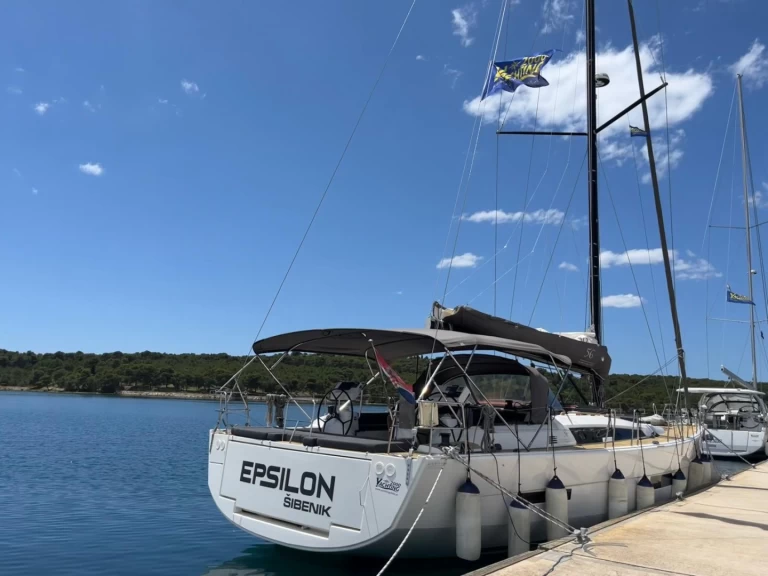 Sailboat to hire Šibenik at the best price