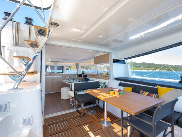 Catamaran hire in Sant Antoni de Portmany - Lagoon Lagoon 43