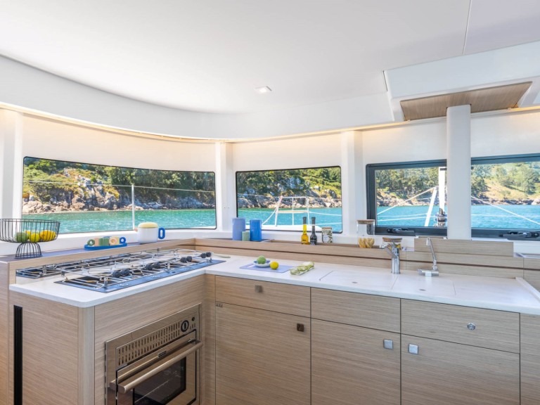 Charter a Lagoon Lagoon 43 in Sant Antoni de Portmany on Samboat