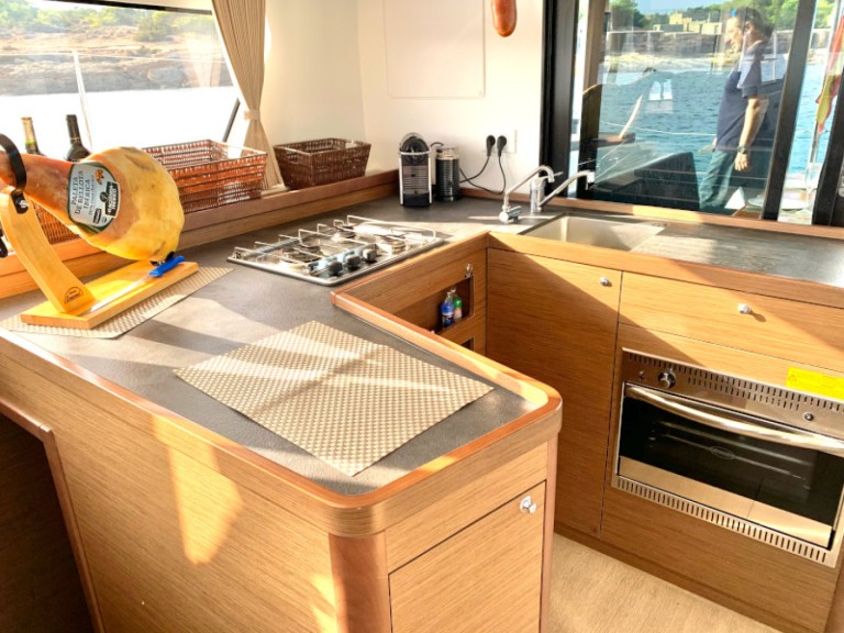 Yacht charter Sant Antoni de Portmany - Lagoon Lagoon 42 on SamBoat