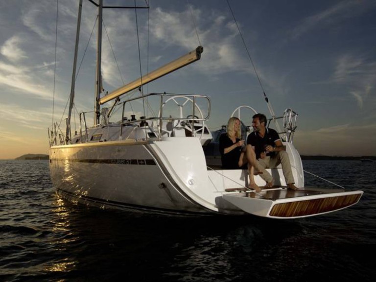 Yacht charter Lemmer - Bavaria Cruiser 37 on SamBoat