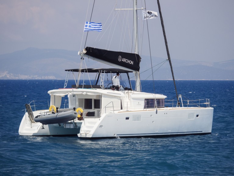 Hire Catamaran Lagoon with a boat licence
