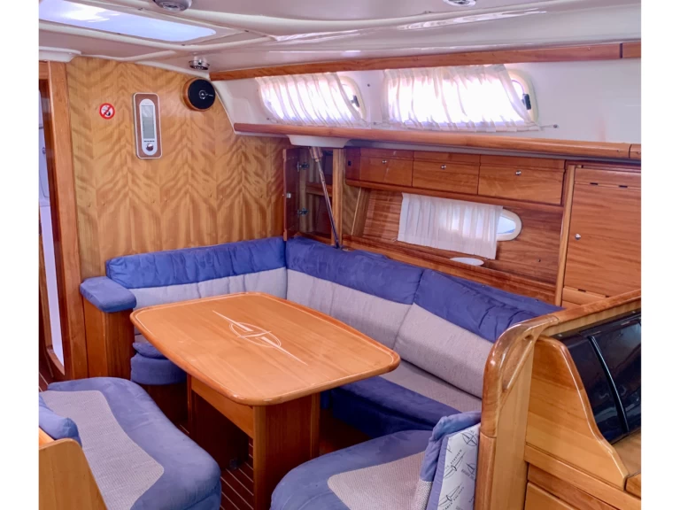 Sailboat hire in Kos - Bavaria Bavaria 42 Cruiser