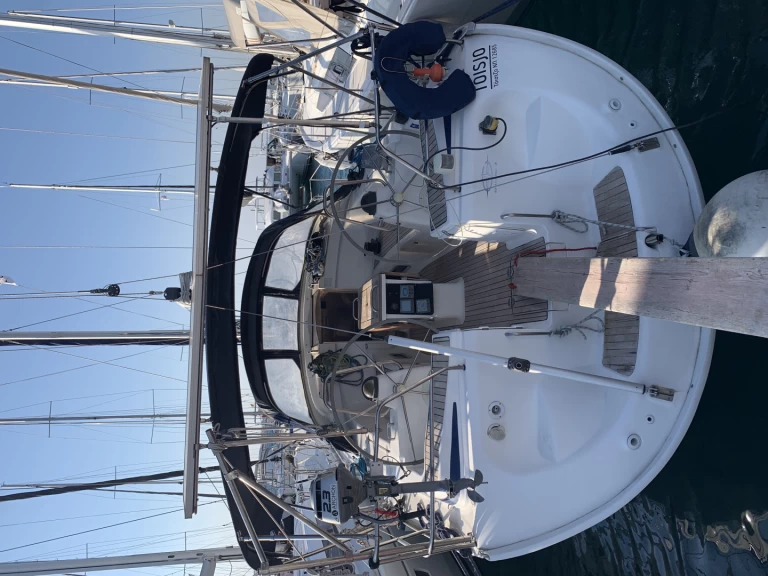 Charter a Bavaria Bavaria 42 Cruiser in Kos on Samboat