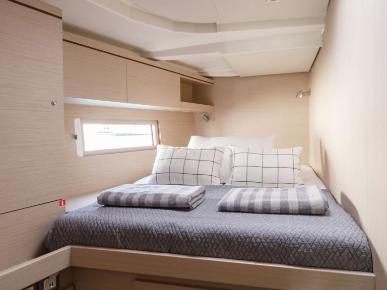 Hire a Bénéteau Oceanis 51.1 Kos