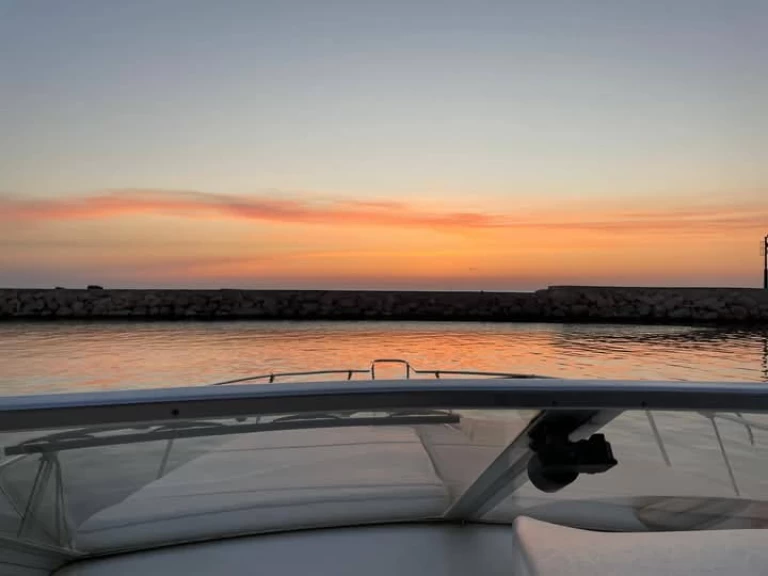 Motorboat to hire Porto Siracusa at the best price