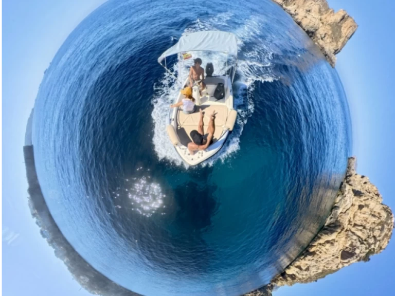 Estable Estable 400 Consola charter bareboat or skippered in  Santa Ponsa