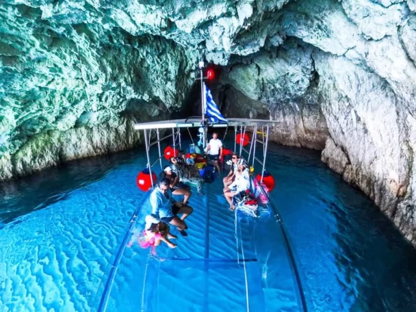 Yacht charter Keri - Custom Made Clear boat on SamBoat