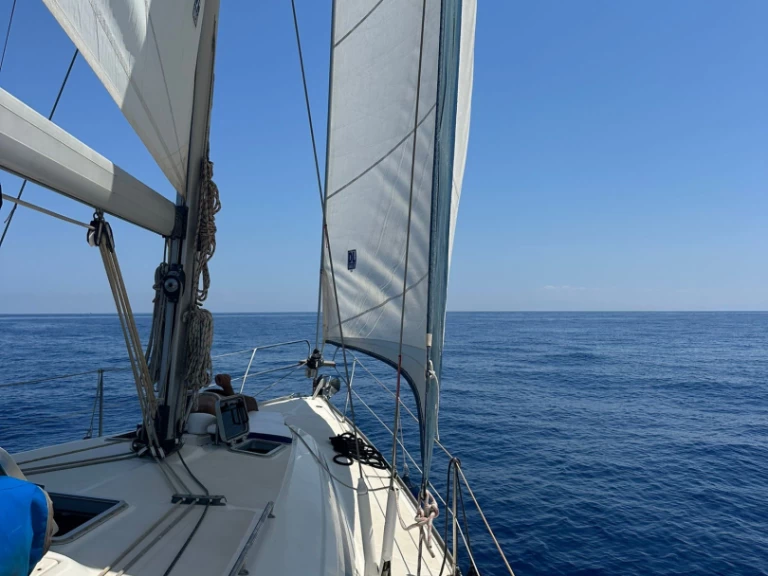 Hire Sailboat with or without skipper Bavaria Messina