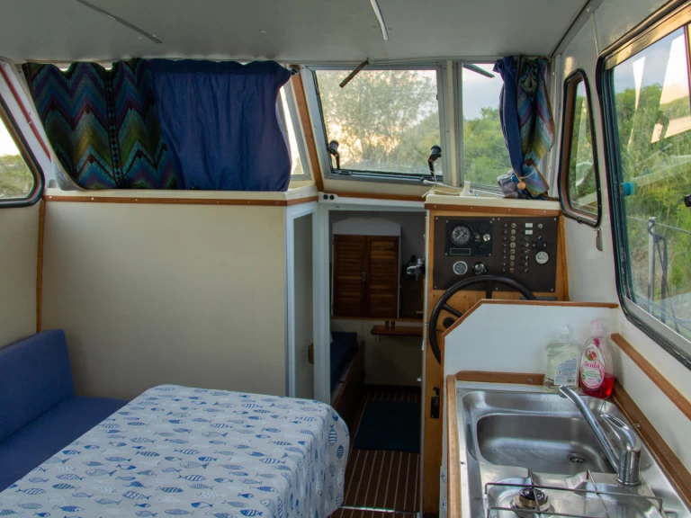 Hire Canal boat Chantier CPC with a boat licence