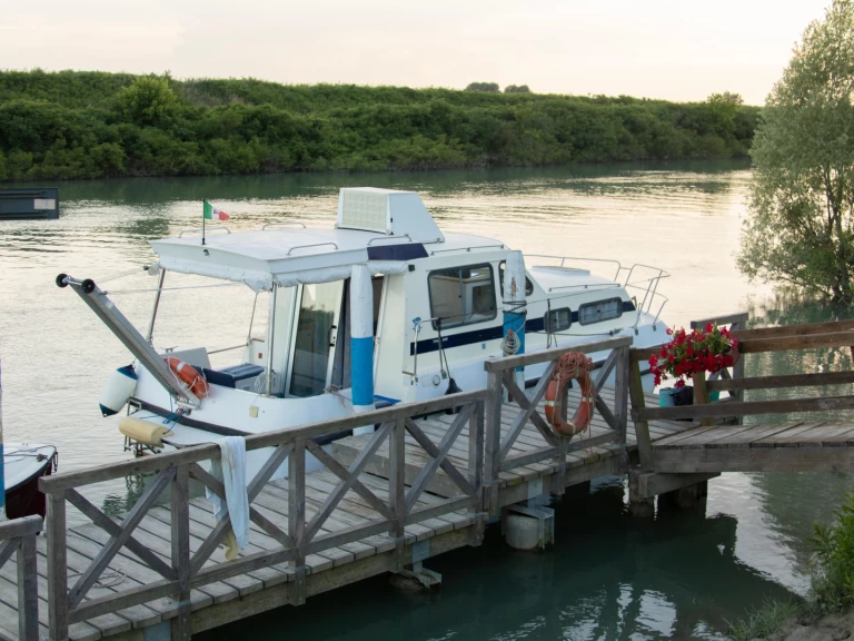 Yacht charter San Stino di Livenza - Chantier CPC Triton 860 on SamBoat