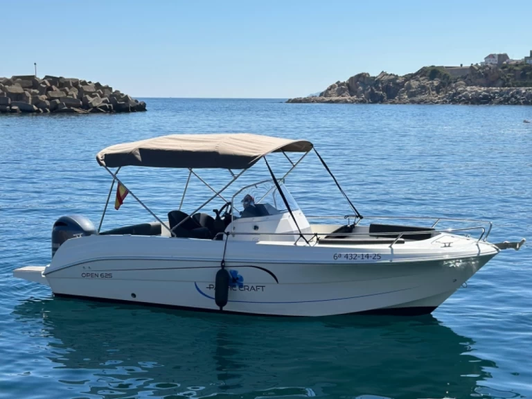 Yacht hire Marina de Palamós cheap Pacific Craft 625 Open