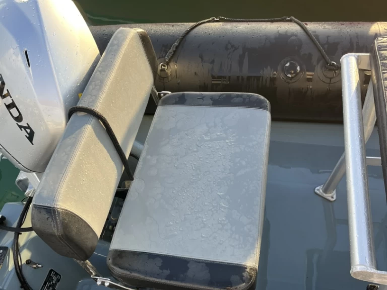 Hire a Bombard Explorer 500 L'Herbaudière