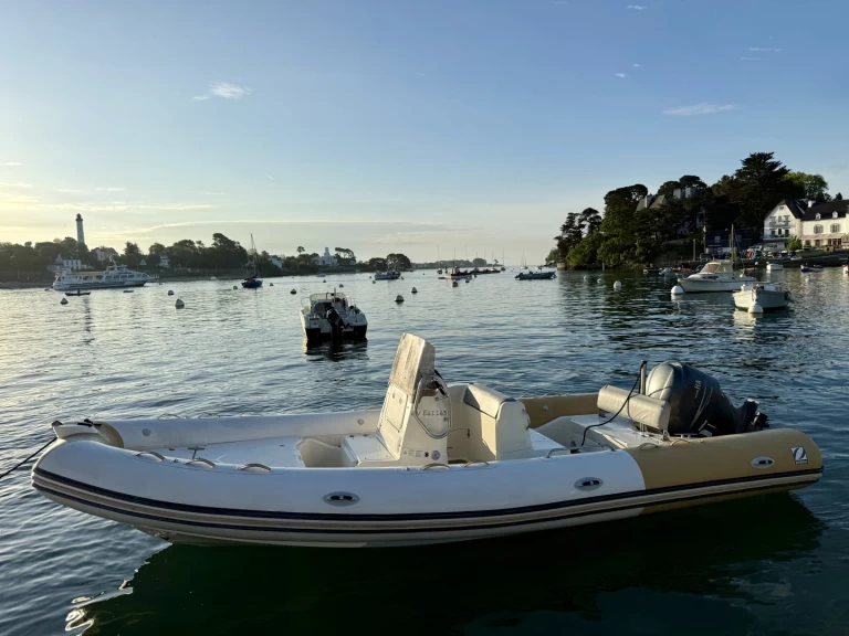 RIB hire in Port de Sainte-Marine - Zodiac Medline 740