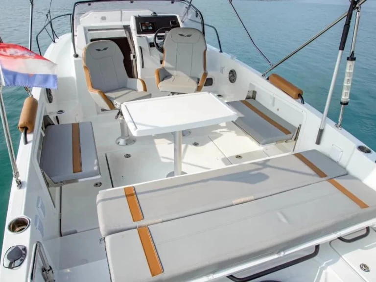 Motorboat to hire Bandol at the best price