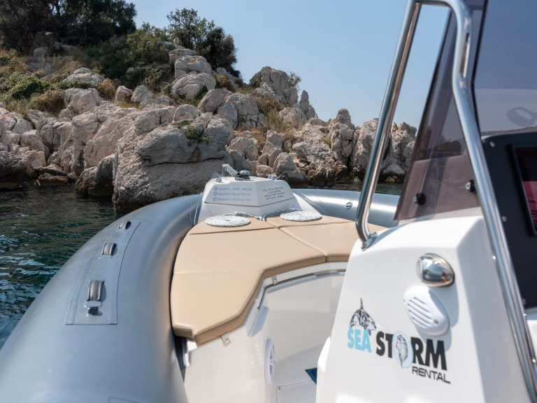 Hire RIB Marlin Boat with a boat licence