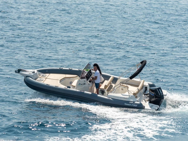 Marlin Boat 790 Pro Dynamic charter bareboat or skippered in  Trogir