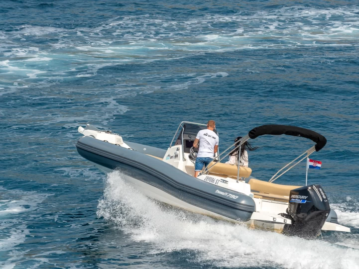 Yacht charter Trogir - Marlin Boat 790 Pro Dynamic on SamBoat