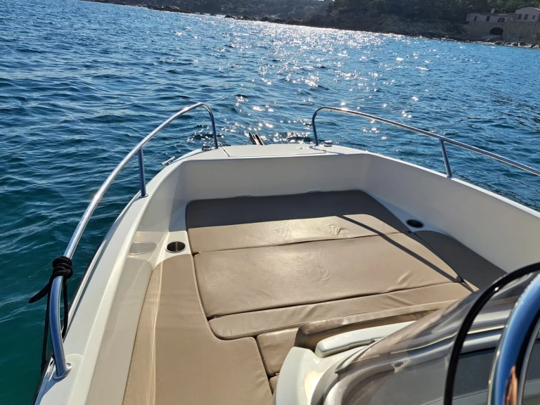 Charter a Quicksilver Activ 605 Open Pack Sport in Marina de Palamós on Samboat