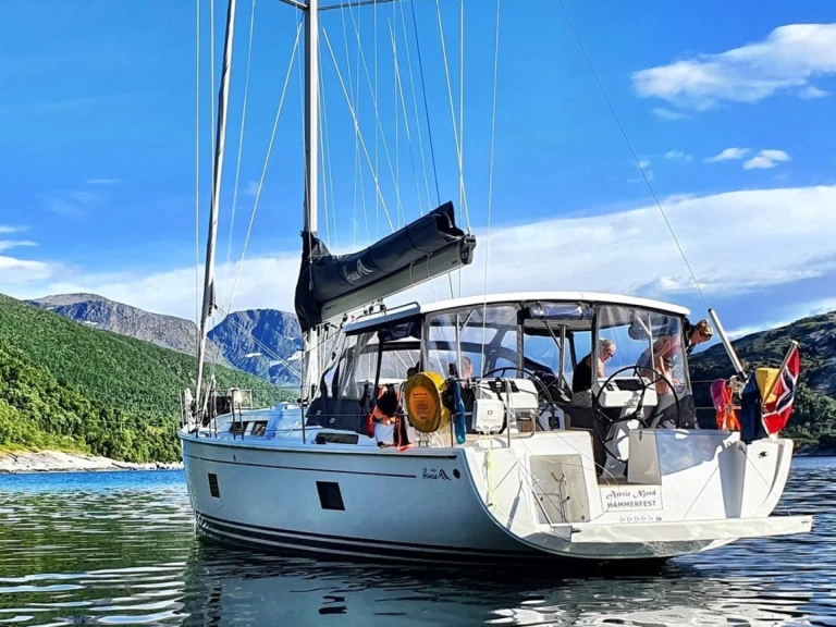 Charter a Hanse Hanse 458 - 80 in Eidkjosen on Samboat