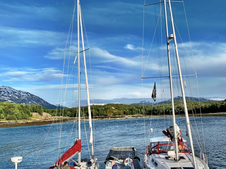 Sailboat to hire Eidkjosen at the best price