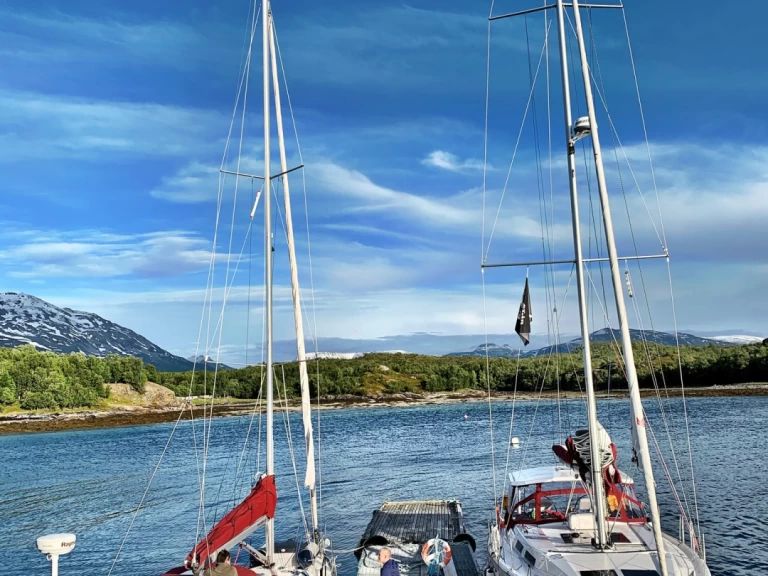 Sailboat to hire Eidkjosen at the best price