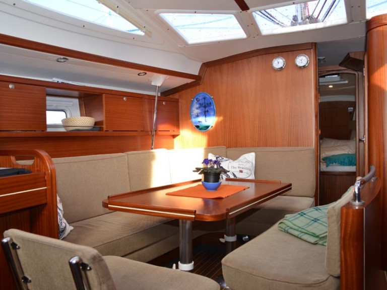 Sailboat hire in Eidkjosen - Delphia Delphia 40