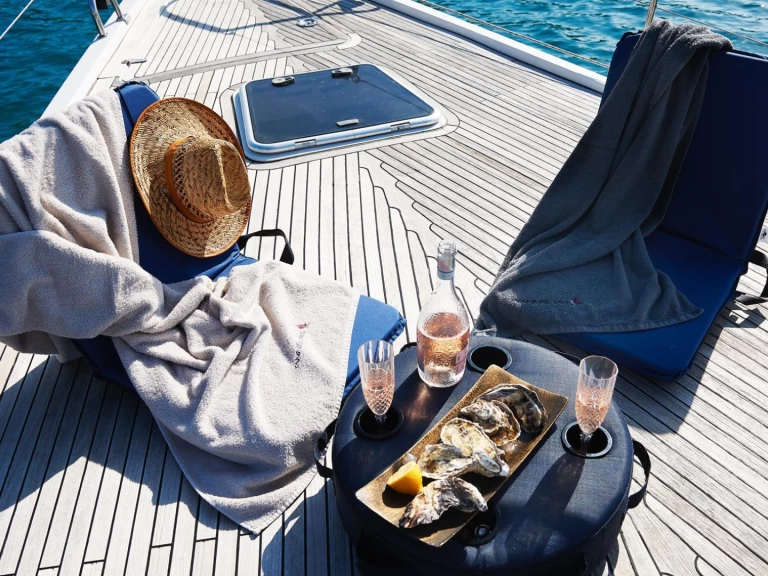 Hire a Hanse Hanse 540 E Lávrio