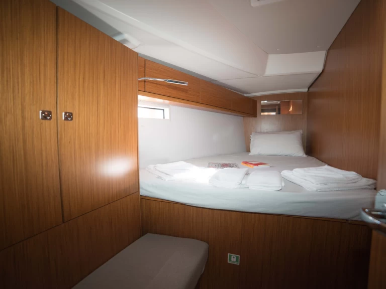 Yacht charter Lávrio - Bavaria Cruiser 46 on SamBoat