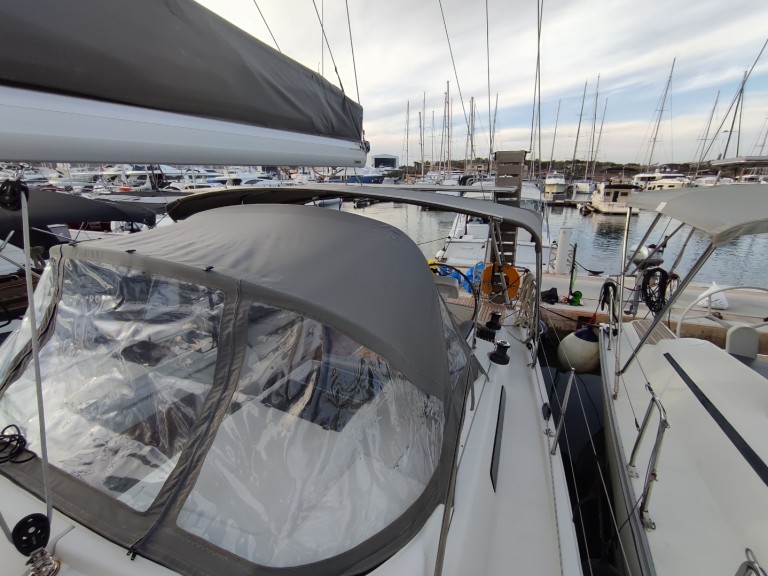 Hire a Hanse Hanse 458 Lávrio