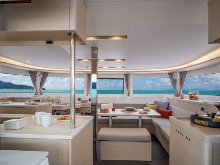 Yacht hire Vlychada cheap Lagoon 46