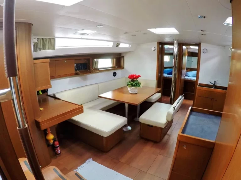 Yacht charter Furnari - Bénéteau Oceanis 48 on SamBoat