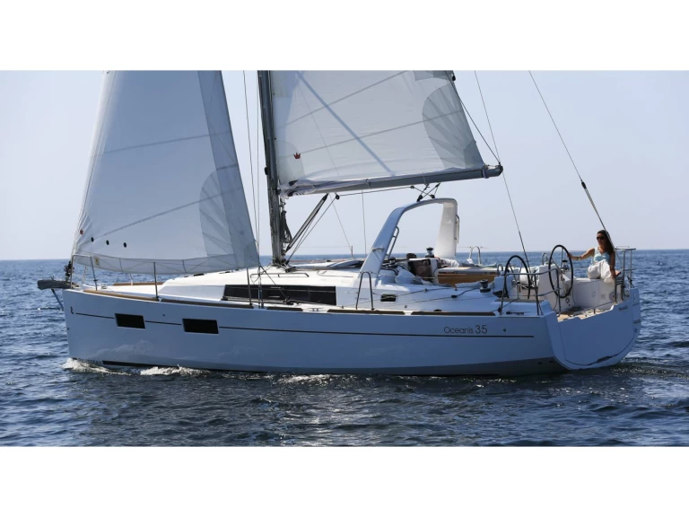 Sailboat hire in Furnari - Bénéteau Oceanis 35