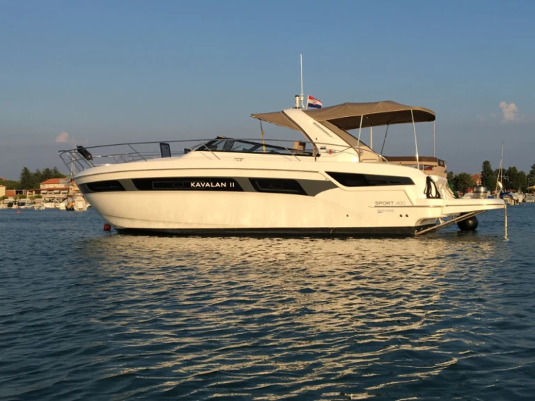 Hire a Bavaria Bavaria S40 OPEN Pula