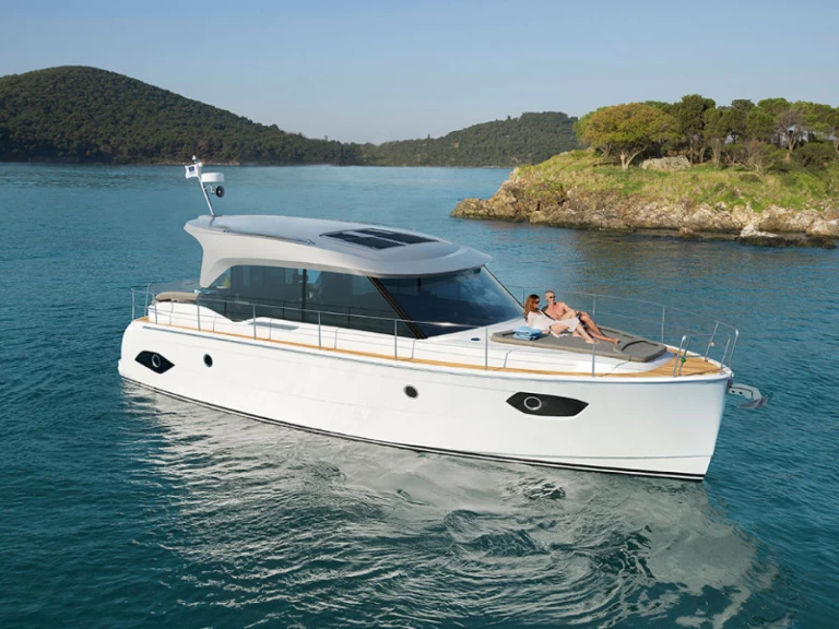 Hire Motorboat with or without skipper Bavaria Pula