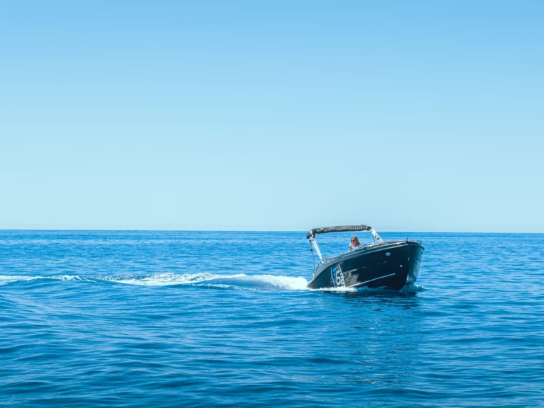 Hire Motorboat FEMIS with a boat licence